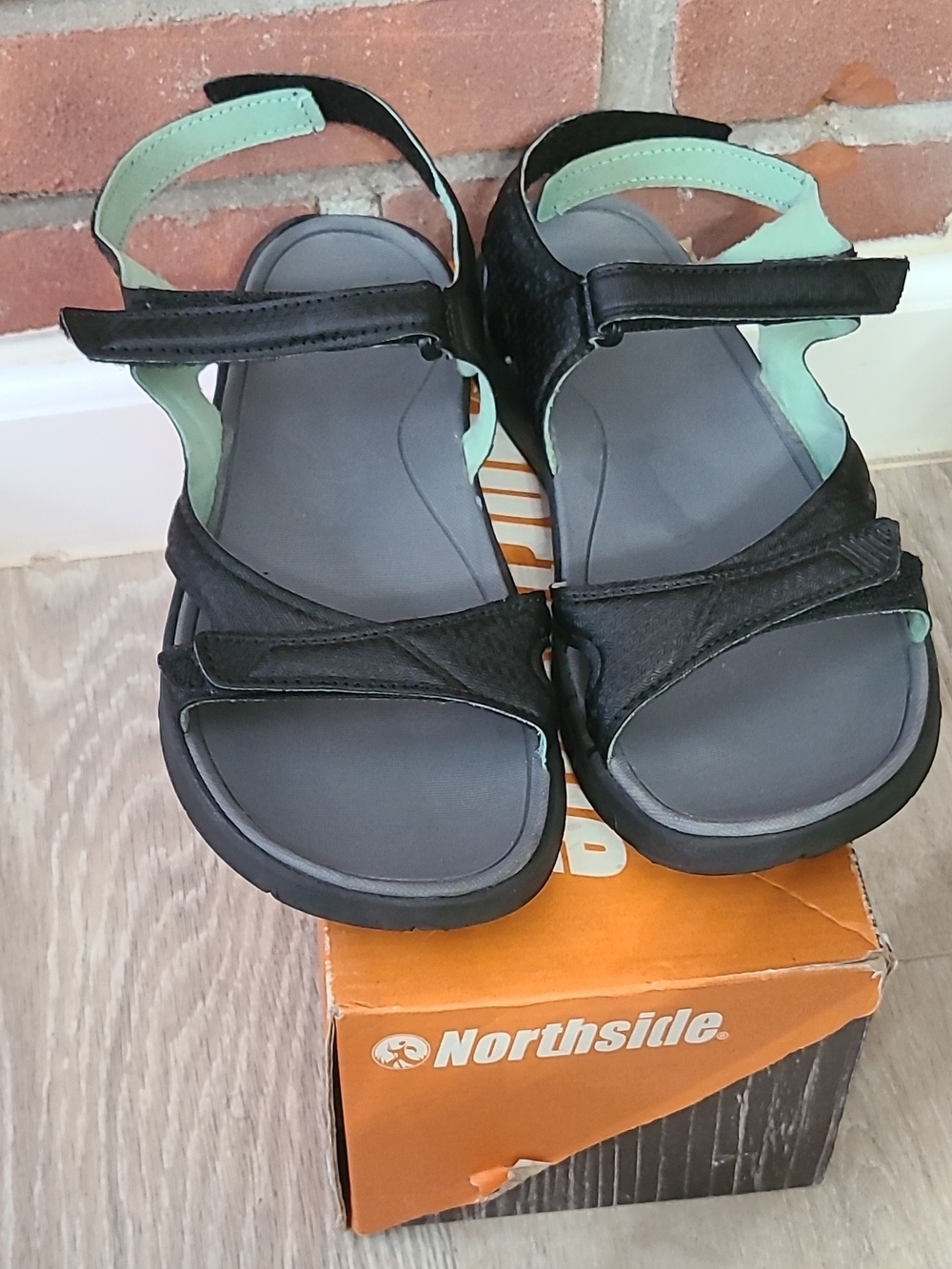 Northside Women's Black and Mint Adjustable Sport Sandals
